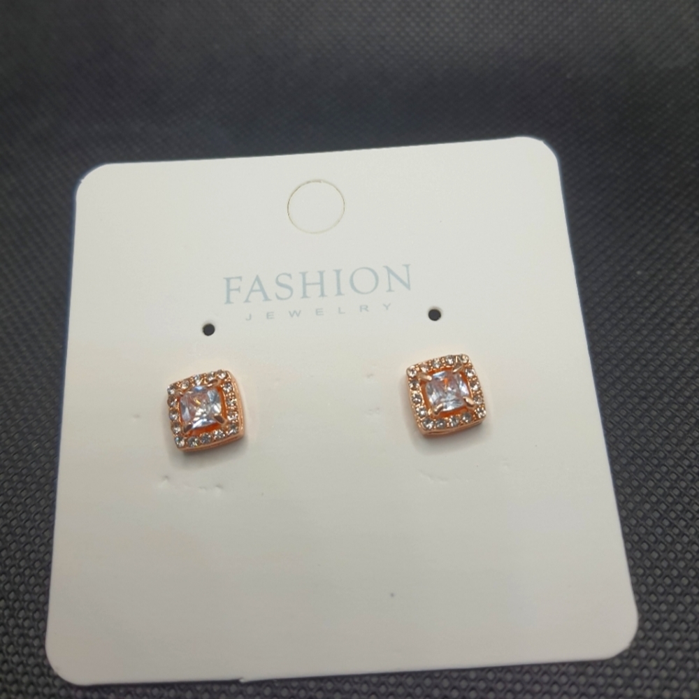SQUARE bejeweled stud earrings in rose gold